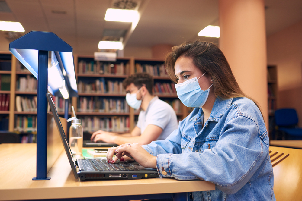 Curso on-line de iniciación al uso de los recursos de la biblioteca universitaria, dirigido a estudiantes de primeros cursos