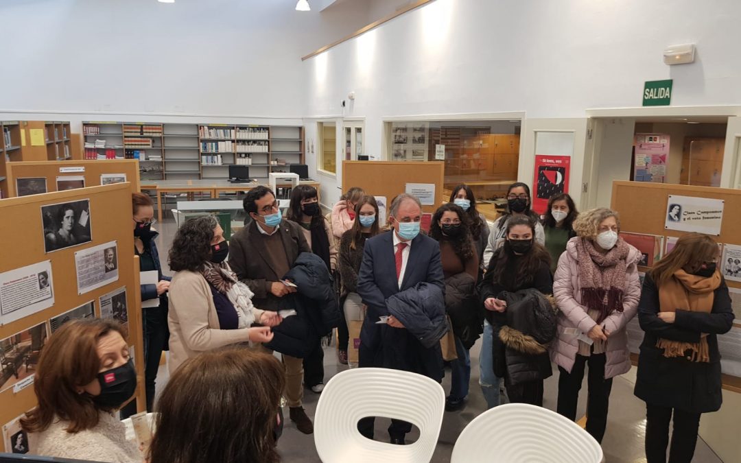 Inauguración de la exposición bibliográfica de Clara Campoamor