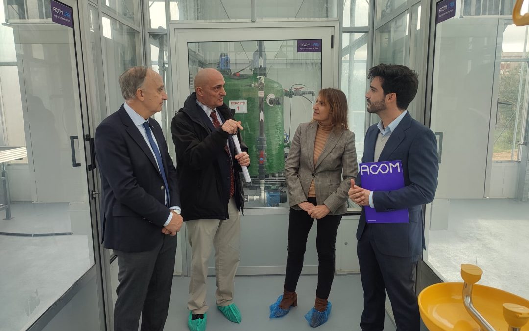 El rector y la consejera de Educación inauguran en el Campus de la Universidad de Valladolid en Palencia el Invernadero de Seguridad Biológica