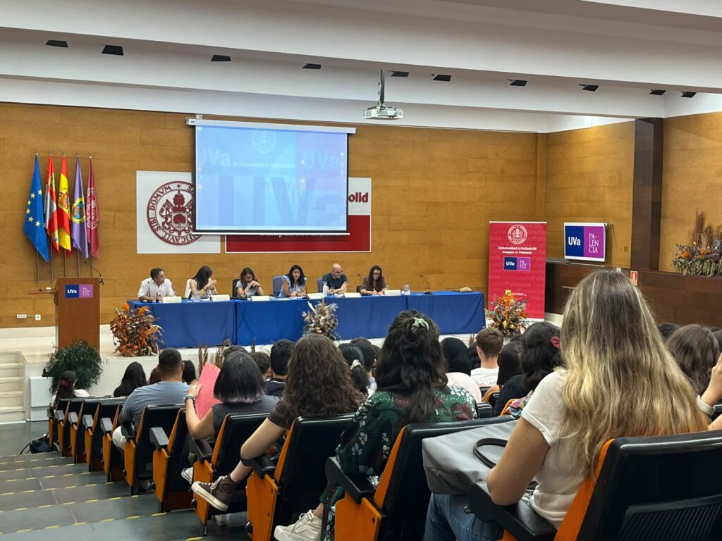 Bienvenida a los estudiantes de la Facultad de Educación