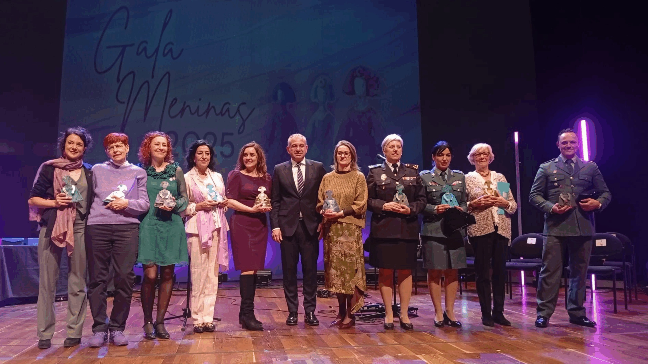 Entrega oficial del premio 'Meninas 2025' al grupo de mujeres del iuFOR.